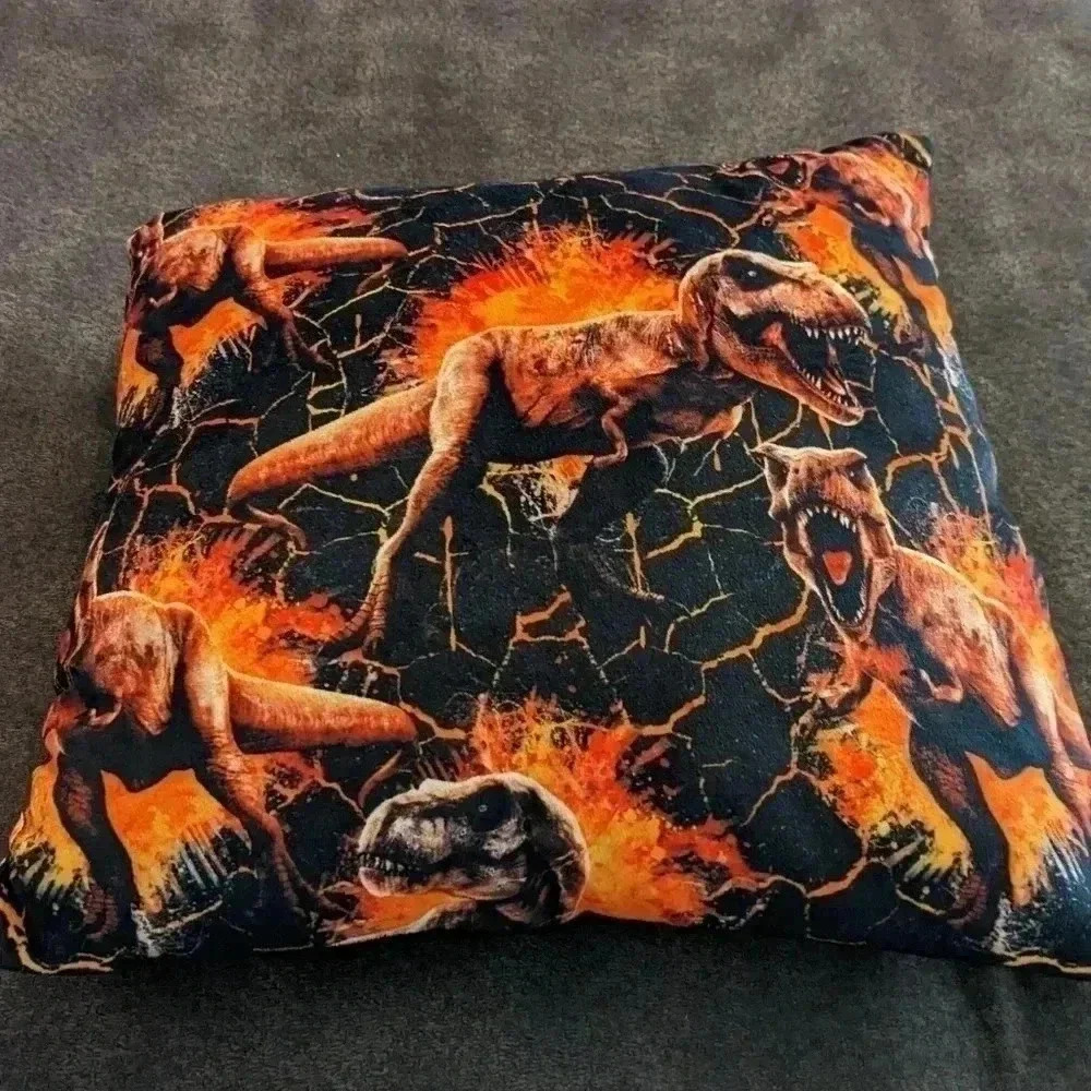 Universal Studios Jurassic World Fallen Kingdom T.Rex Lava Pillow 14x14‎ Rare